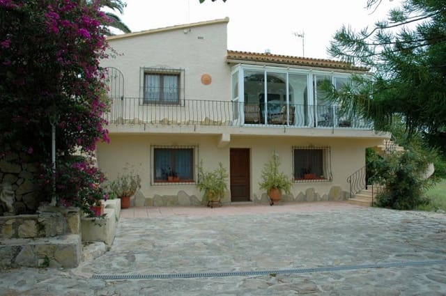 4 bedroom Villa for sale in Benissa with pool garage - € 1,100,000 (Ref: 4630474)