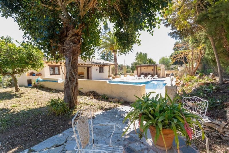 4 bedroom Villa for sale in Benissa with pool garage - € 1,100,000 (Ref: 4630474)