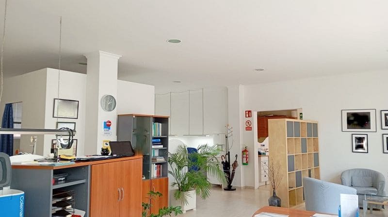 Erhverv til leje i Javea / Xabia - € 1.900 (Ref: 9325981)