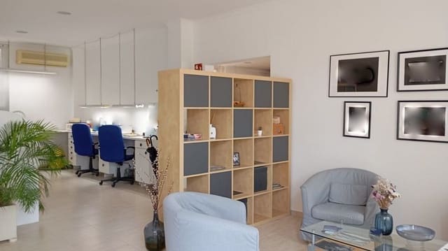 Kaupallinen vuokrattavana paikassa Javea / Xàbia - 1 900 € (Ref: 9325981)