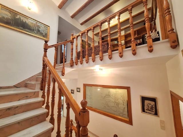 4 quarto Casa em Banda para venda em Teulada Pueblo, Teulada-Moraira com garagem - 480 000 € (Ref: 9643764)