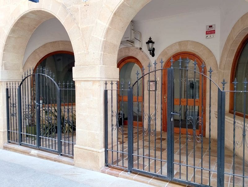 Erhverv til leje i Javea / Xabia - € 700 (Ref: 9990202)