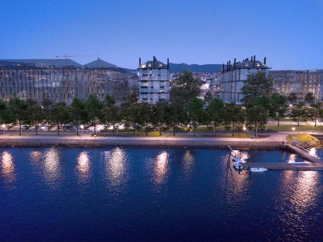 Commercial for sale in Pontevedra city - € 468,560 (Ref: 8572923)