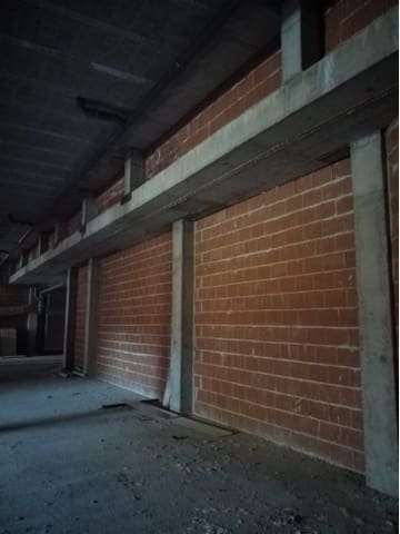 Commercial for sale in Santiago de Compostela - € 150,000 (Ref: 8572927)