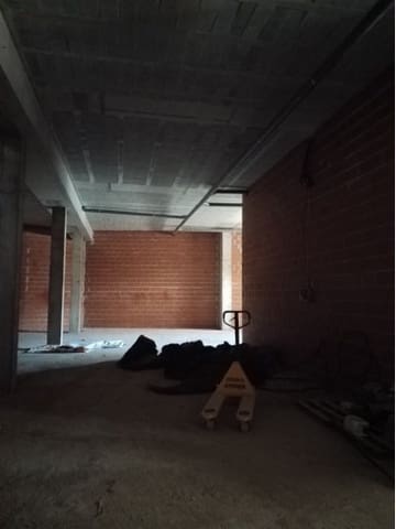 Commercial for sale in Santiago de Compostela - € 150,000 (Ref: 8572927)