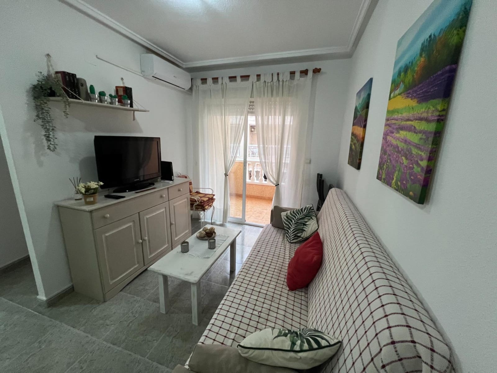 2 makuuhuone Huoneisto vuokrattavana paikassa Torrevieja mukana uima-altaan - 775 € (Ref: 10165237)