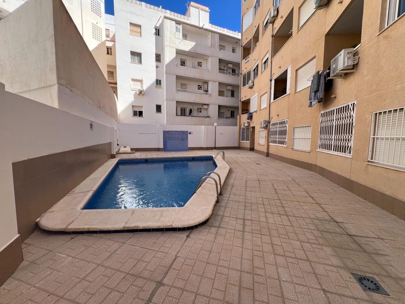 2 makuuhuone Huoneisto vuokrattavana paikassa Torrevieja mukana uima-altaan - 775 € (Ref: 10165237)