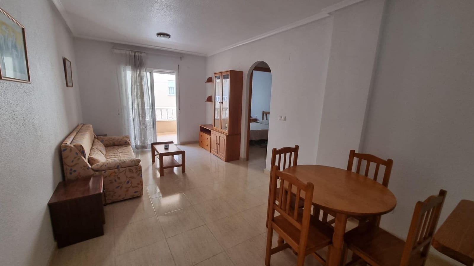 Apartamento de 2 habitaciones en Torrevieja en venta con piscina - 130.000 € (Ref: 10165244)