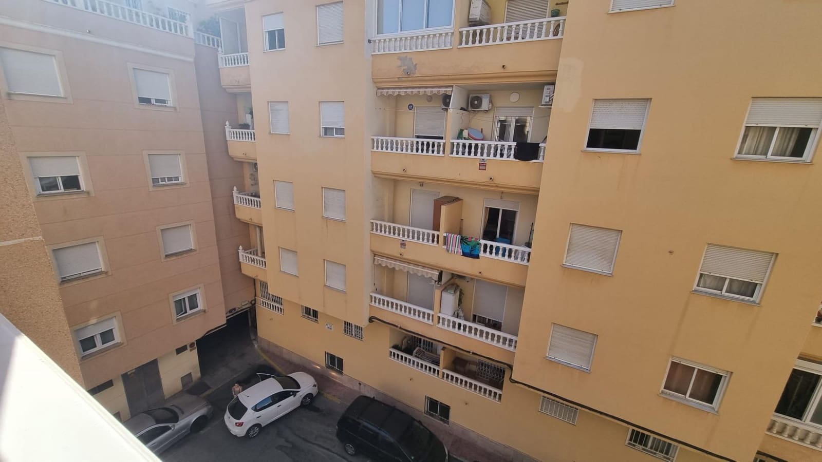 Apartamento de 2 habitaciones en Torrevieja en venta con piscina - 130.000 € (Ref: 10165244)