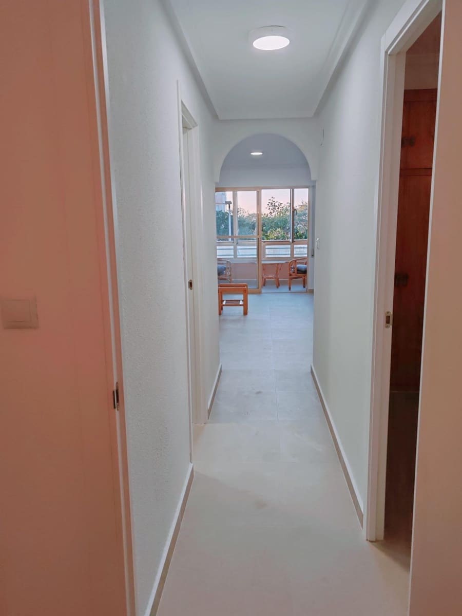 Apartamento de 2 habitaciones en Torrevieja en venta - 139.950 € (Ref: 10165251)