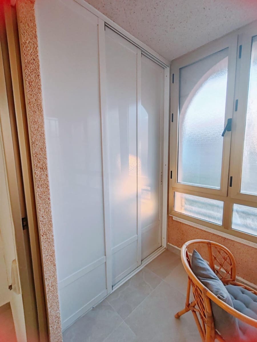 Apartamento de 2 habitaciones en Torrevieja en venta - 139.950 € (Ref: 10165251)