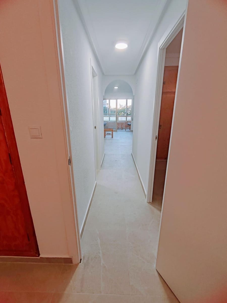 Apartamento de 2 habitaciones en Torrevieja en venta - 139.950 € (Ref: 10165251)