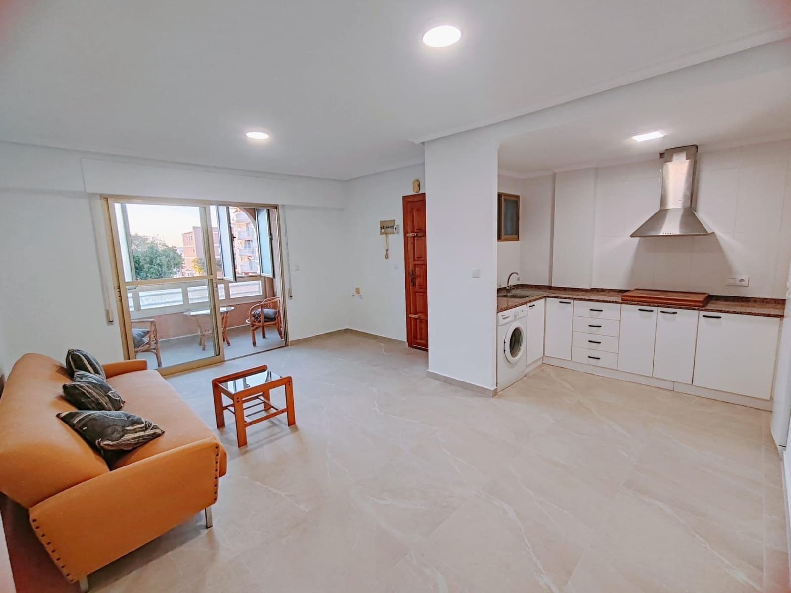 Apartamento de 2 habitaciones en Torrevieja en venta - 139.950 € (Ref: 10165251)