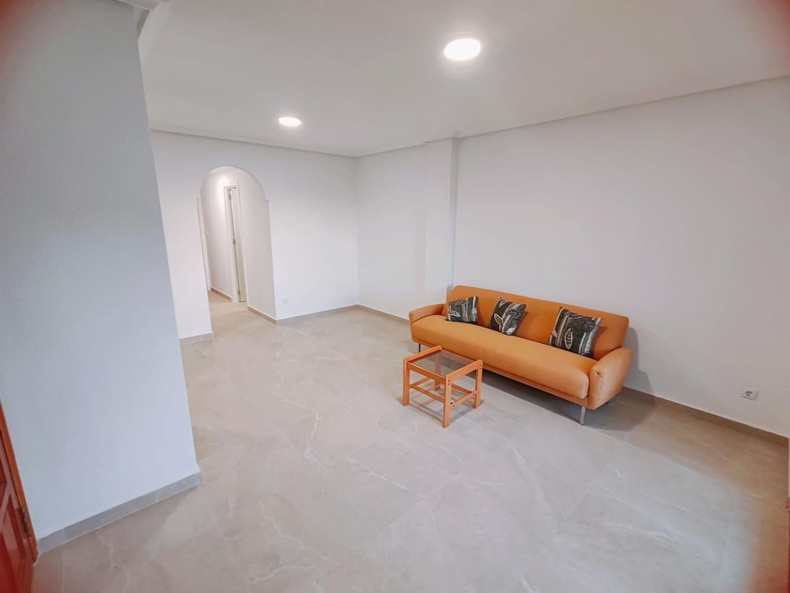 Apartamento de 2 habitaciones en Torrevieja en venta - 139.950 € (Ref: 10165251)
