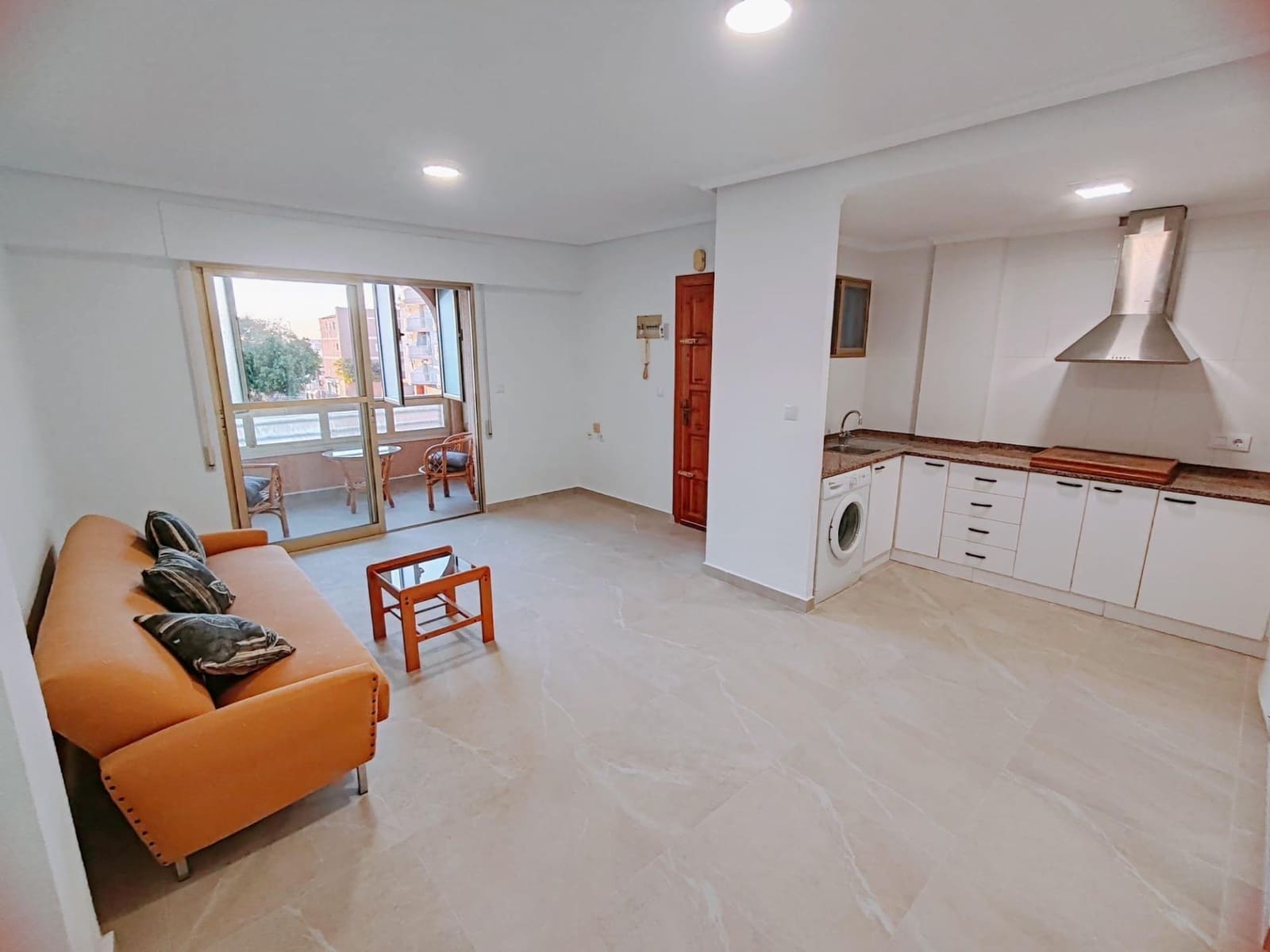 Apartamento de 2 habitaciones en Torrevieja en venta - 139.950 € (Ref: 10165251)