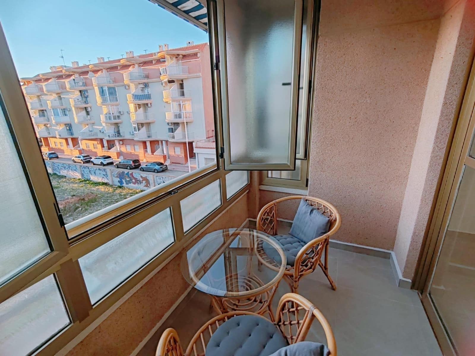 Apartamento de 2 habitaciones en Torrevieja en venta - 139.950 € (Ref: 10165251)