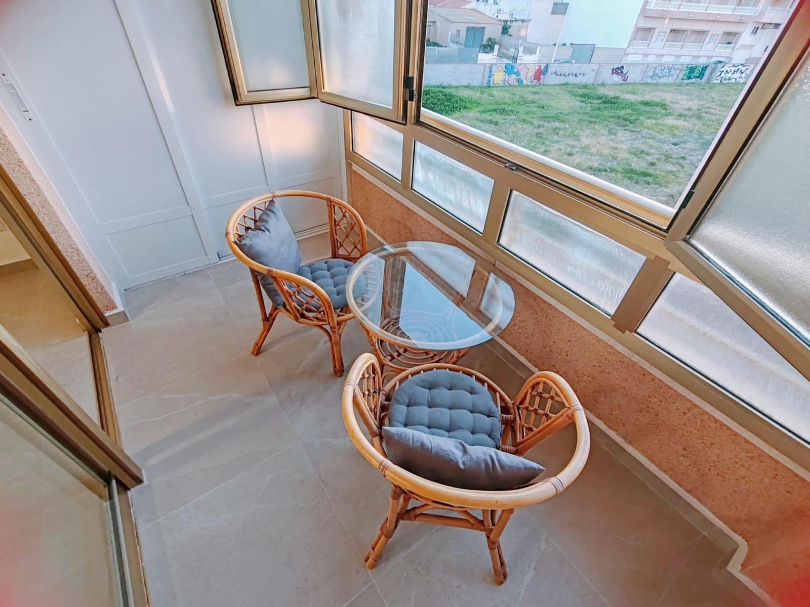 Apartamento de 2 habitaciones en Torrevieja en venta - 139.950 € (Ref: 10165251)