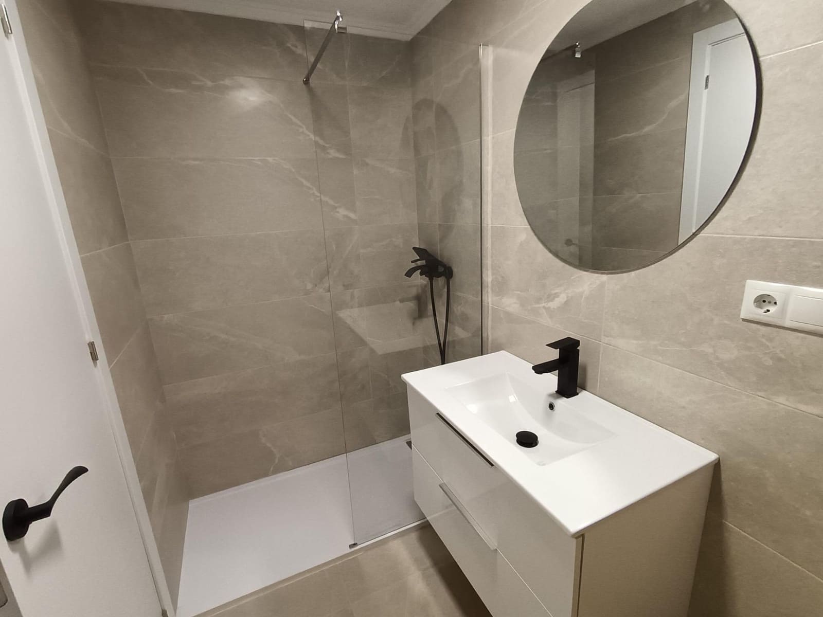 Apartamento de 2 habitaciones en Torrevieja en venta - 139.950 € (Ref: 10165251)