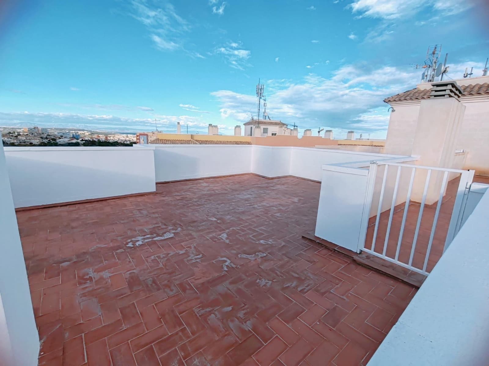 2 slaapkamer Penthouse te koop in Aguas Nuevas met zwembad garage - € 189.980 (Ref: 10165252)