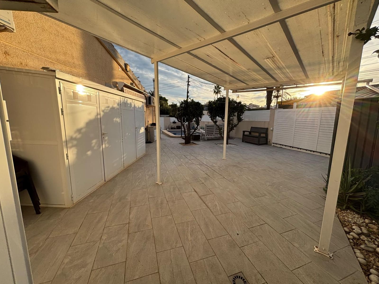 4 slaapkamer Rijtjeshuis te koop in Torrevieja met zwembad garage - € 325.000 (Ref: 10177351)