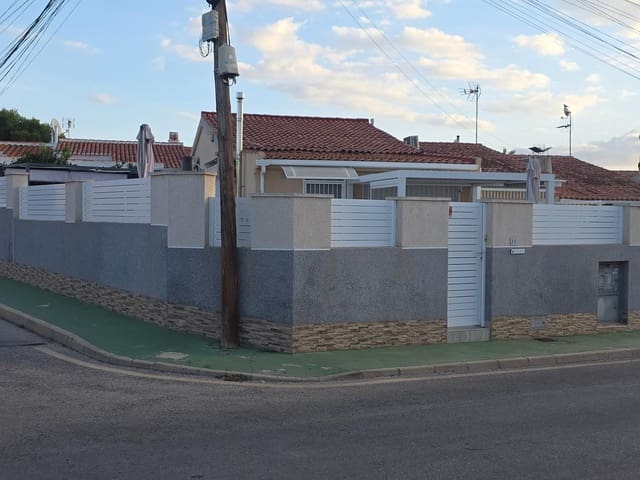 4 slaapkamer Rijtjeshuis te koop in Torrevieja - € 325.000 (Ref: 10177351)