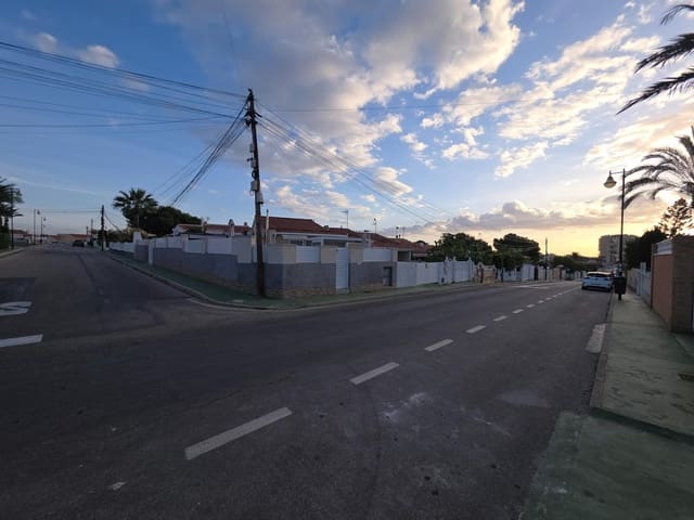 4 slaapkamer Rijtjeshuis te koop in Torrevieja - € 325.000 (Ref: 10177351)