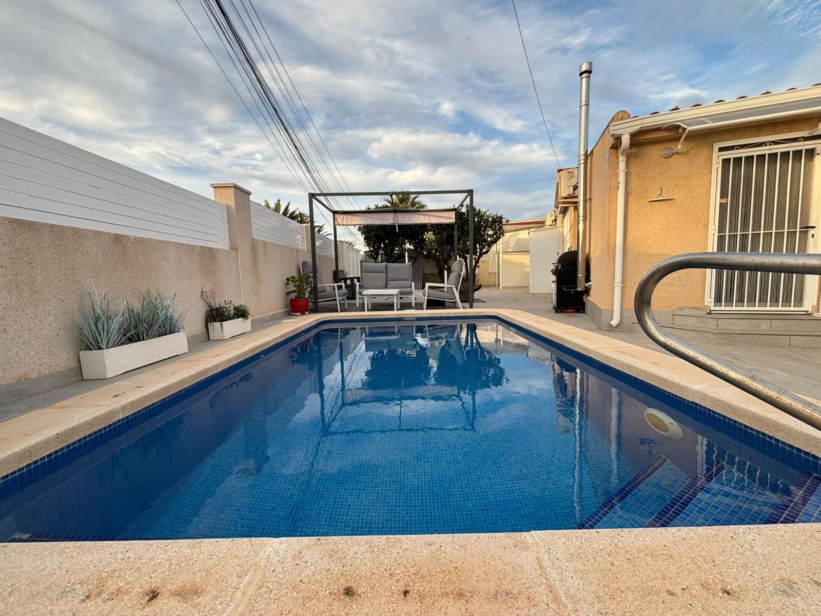 4 slaapkamer Rijtjeshuis te koop in Torrevieja met zwembad garage - € 325.000 (Ref: 10177351)