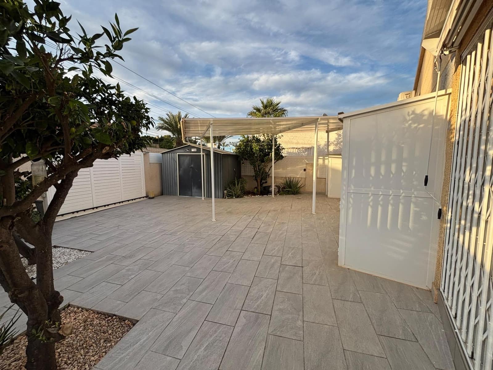 4 slaapkamer Rijtjeshuis te koop in Torrevieja met zwembad garage - € 325.000 (Ref: 10177351)