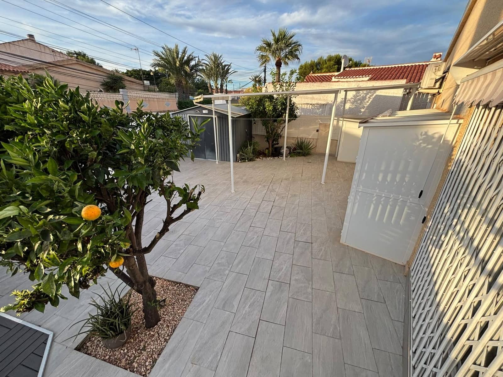 4 slaapkamer Rijtjeshuis te koop in Torrevieja met zwembad garage - € 325.000 (Ref: 10177351)