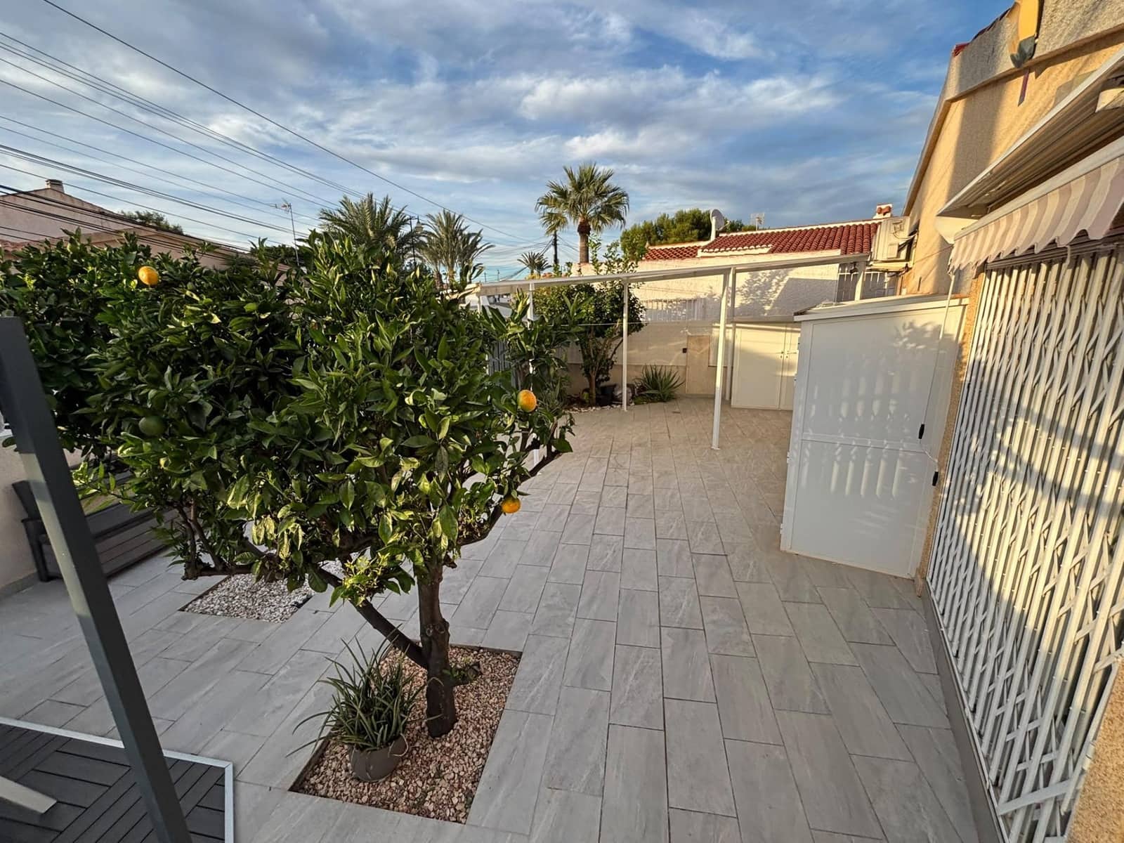 4 slaapkamer Rijtjeshuis te koop in Torrevieja met zwembad garage - € 325.000 (Ref: 10177351)