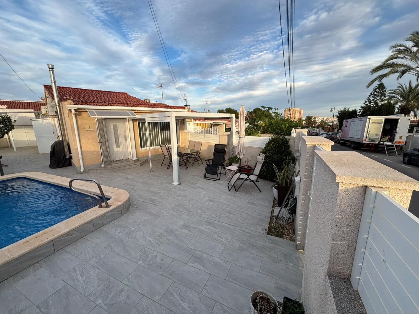 4 slaapkamer Rijtjeshuis te koop in Torrevieja met zwembad garage - € 325.000 (Ref: 10177351)