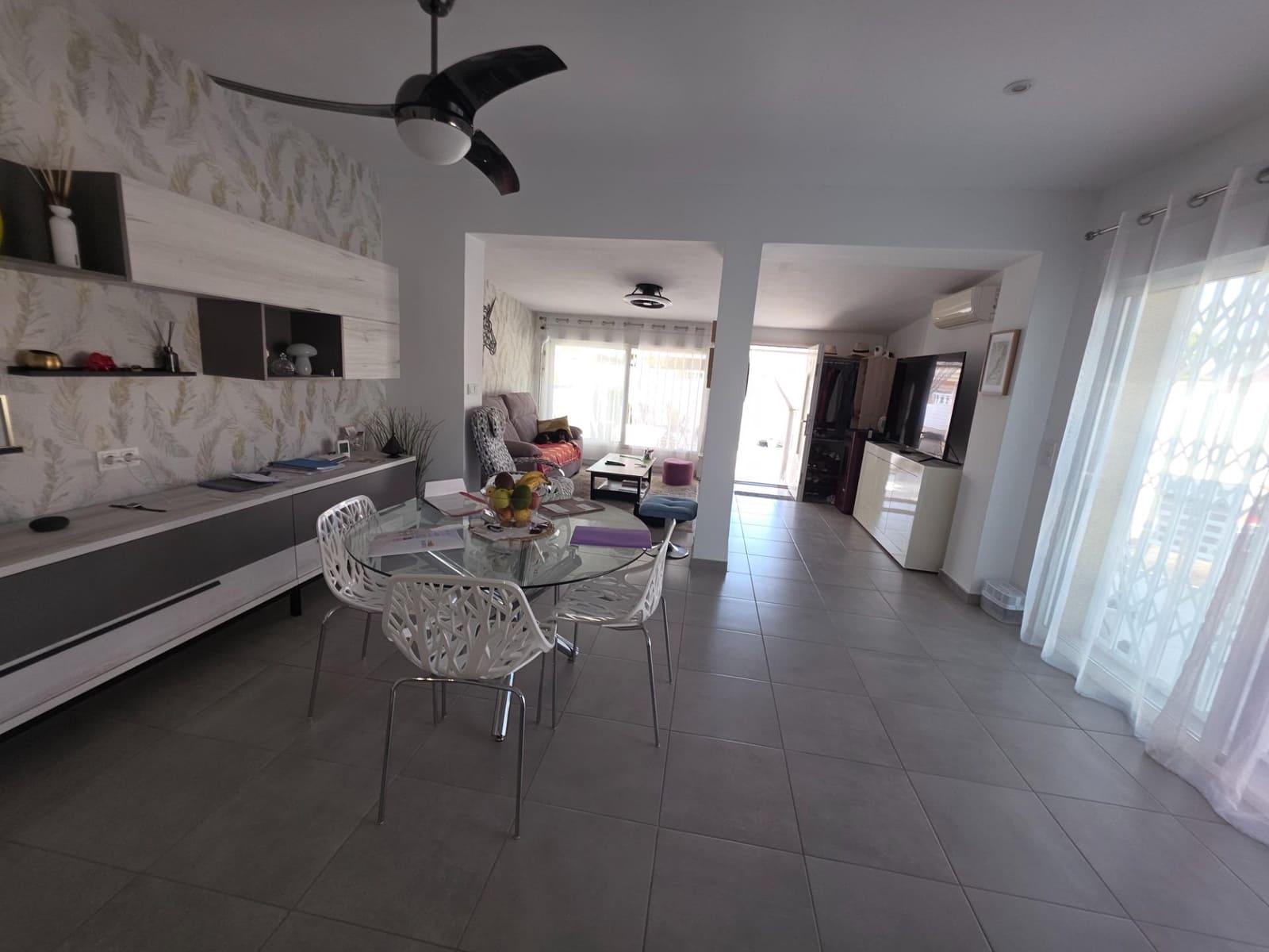 4 slaapkamer Rijtjeshuis te koop in Torrevieja met zwembad garage - € 325.000 (Ref: 10177351)