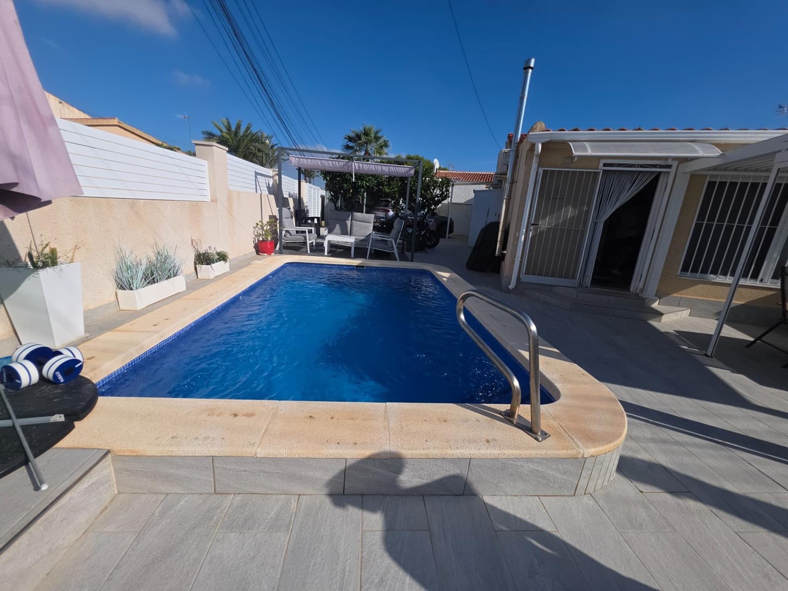 4 slaapkamer Rijtjeshuis te koop in Torrevieja met zwembad garage - € 325.000 (Ref: 10177351)