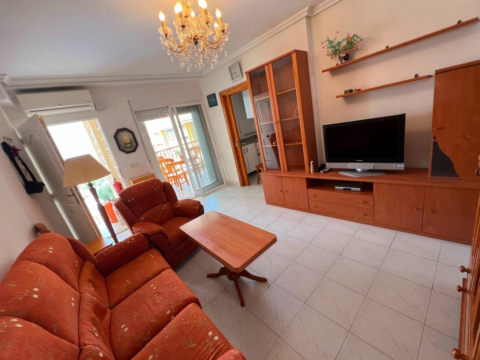 2 soveværelse Lejlighed til salg i Torrevieja med swimmingpool garage - € 143.000 (Ref: 9215219)