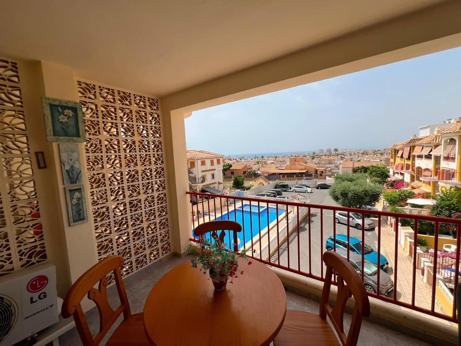 2 soveværelse Lejlighed til salg i Torrevieja med swimmingpool garage - € 143.000 (Ref: 9215219)
