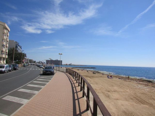 Studio te huur in Playa de los Locos, Torrevieja - € 600 (Ref: 9262742)