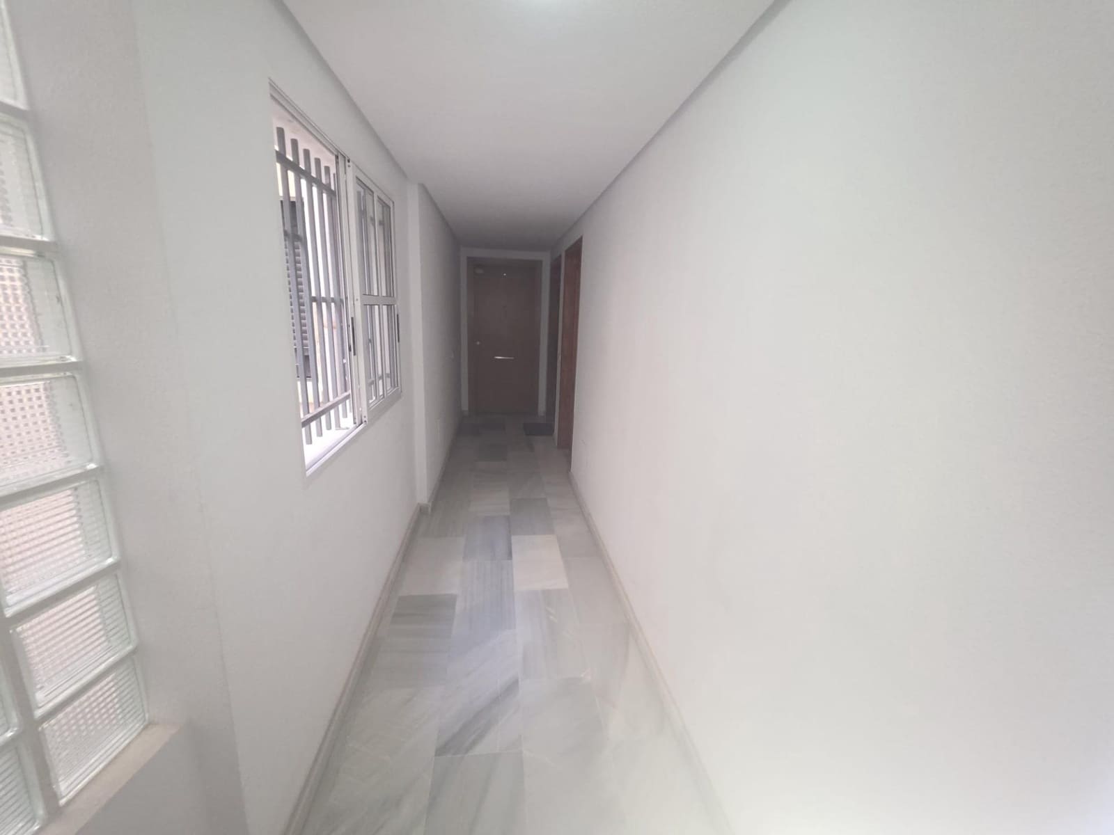 Studio te huur in Torrevieja - € 600 (Ref: 9262742)