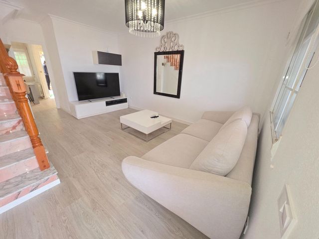 Adosado de 2 habitaciones en La Mata, Torrevieja en venta con garaje - 329.000 € (Ref: 9396171)