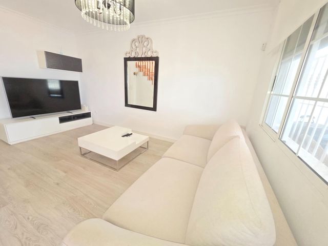 Adosado de 2 habitaciones en La Mata, Torrevieja en venta con garaje - 329.000 € (Ref: 9396171)