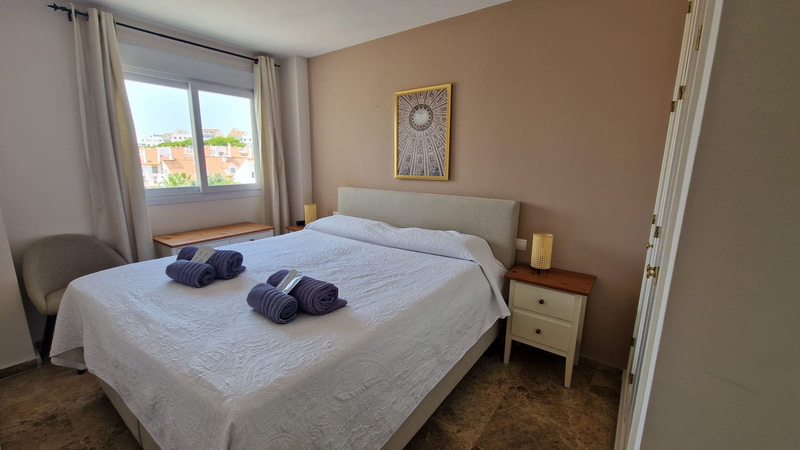 2 soveværelse Strandlejlighed til salg i Estepona med swimmingpool garage - € 399.000 (Ref: 9144613)