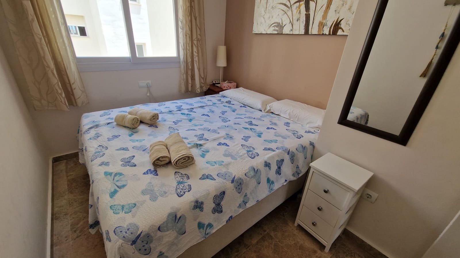 2 soveværelse Strandlejlighed til salg i Estepona med swimmingpool garage - € 399.000 (Ref: 9144613)