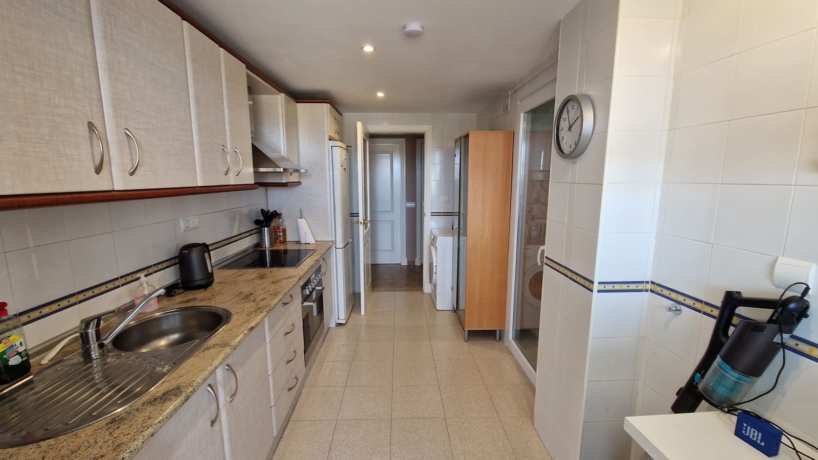 2 soveværelse Strandlejlighed til salg i Estepona med swimmingpool garage - € 399.000 (Ref: 9144613)