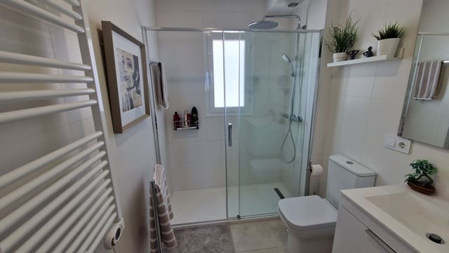 3 soverom Strandleiligheter til salgs i Puerto de Estepona, Estepona med svømmebasseng garasje - € 549 000 (Ref: 9807088)