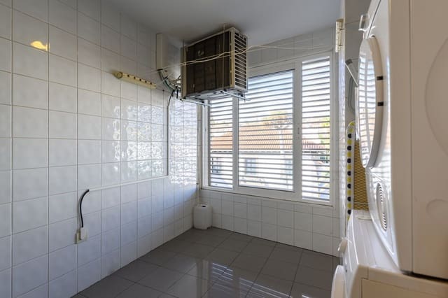 3 makuuhuone Huoneisto myytävänä paikassa Ciudad Jardín, Las Palmas de Gran Canaria mukana 
autotalli - 465 000 € (Ref: 9420522)