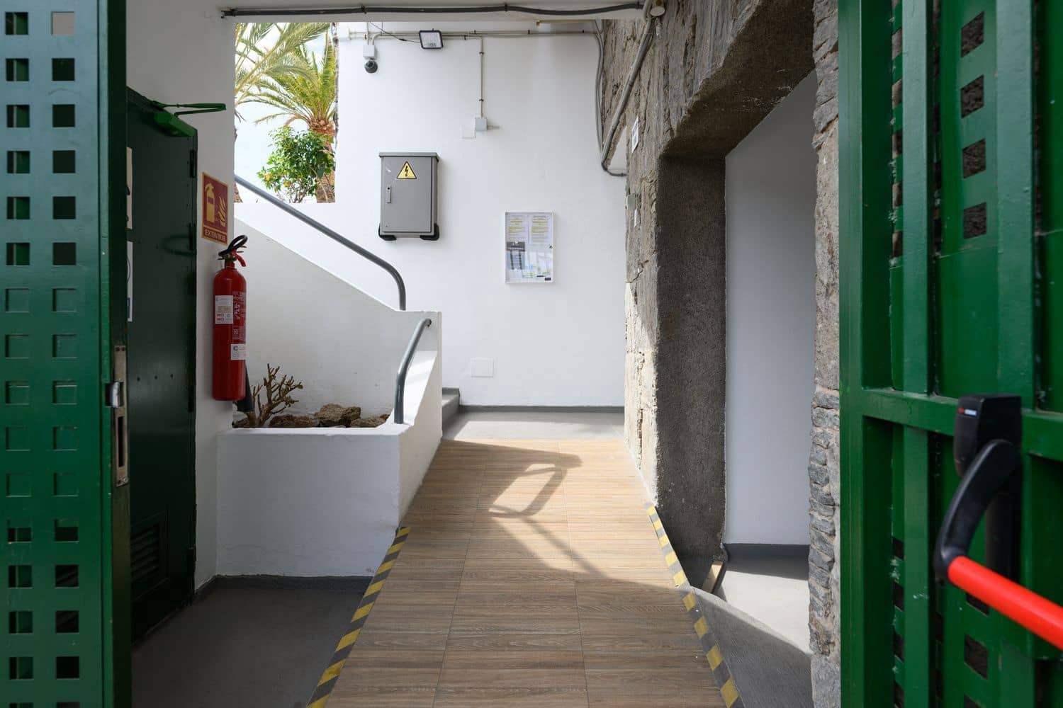 2 bedroom Apartment for sale in Puerto Rico with garage - € 318,000 (Ref: 9420524)