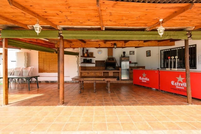 7 Zimmer Finca/Landgut zu verkaufen in Telde mit Pool Garage - 840.000 € (Ref: 9420525)