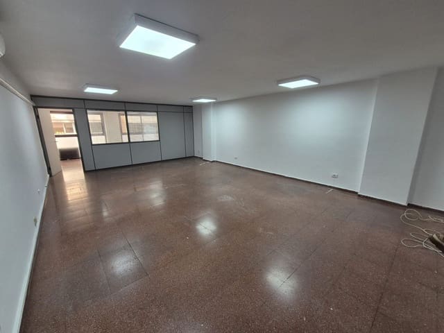 Toimisto vuokrattavana paikassa Triana, Las Palmas de Gran Canaria - 600 € (Ref: 9426686)
