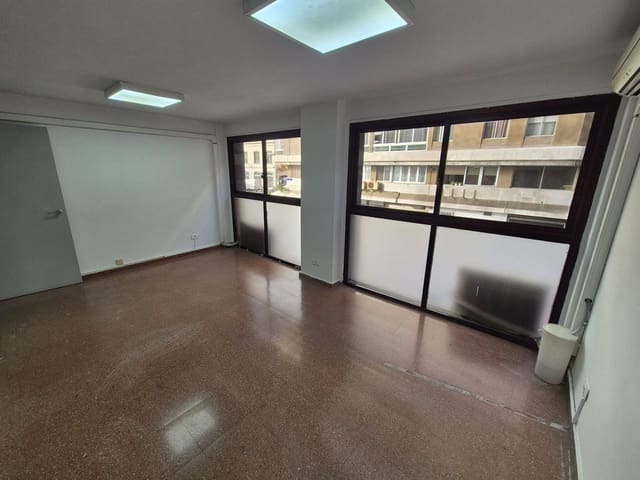 Toimisto vuokrattavana paikassa Triana, Las Palmas de Gran Canaria - 600 € (Ref: 9426686)