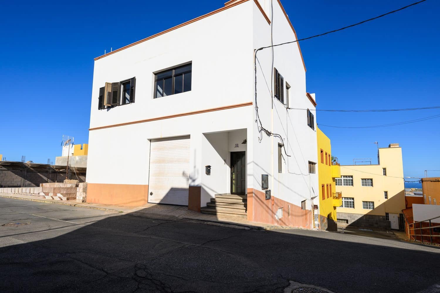 3 bedroom Villa for sale in Galdar with garage - € 360,000 (Ref: 9426689)