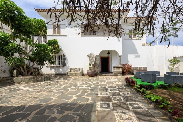 8 Zimmer Villa zu verkaufen in Ciudad Jardín, Las Palmas de Gran Canaria mit Pool Garage - 1.450.000 € (Ref: 9529218)